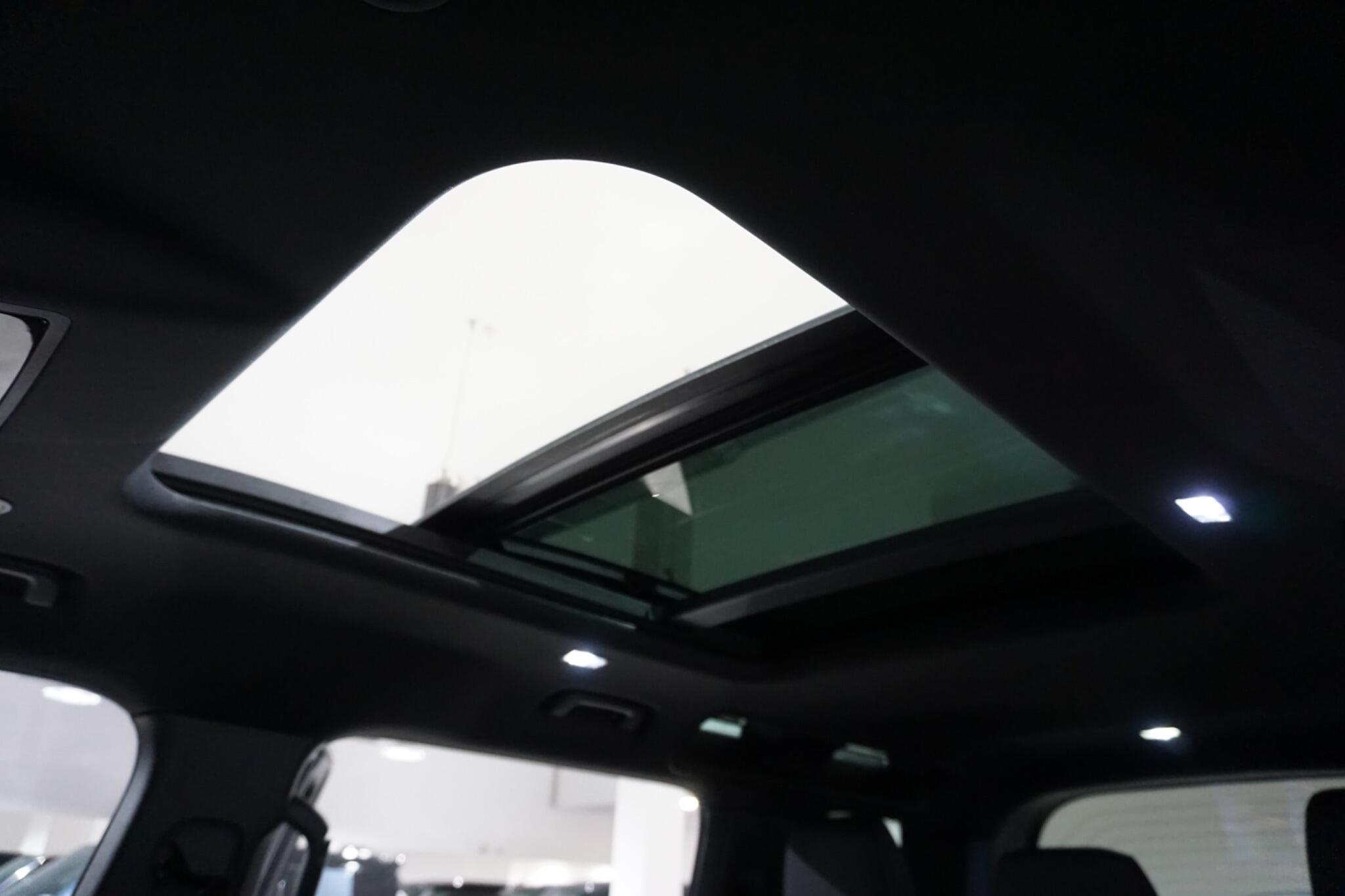 Land Rover Defender 110 3.0 D350 MHEV X-Dynamic SE SUV 5dr Diesel Auto 4WD Euro 6 (s/s) (350 ps)